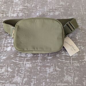 Universal Thread Olive Green Belt Bag